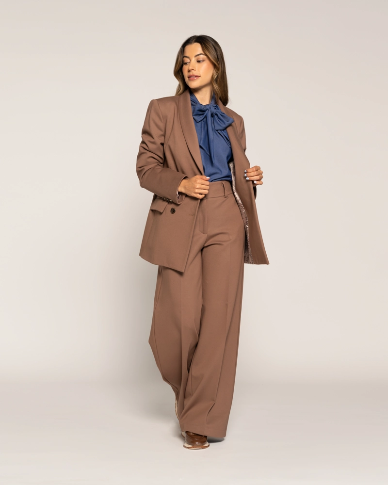 BLAZER MIRIAM MOKA CUELLO SOLAPA CRUZADA MANGA LARGA AJUSTADA PUÑO AJUSTADO MUJER - 1
