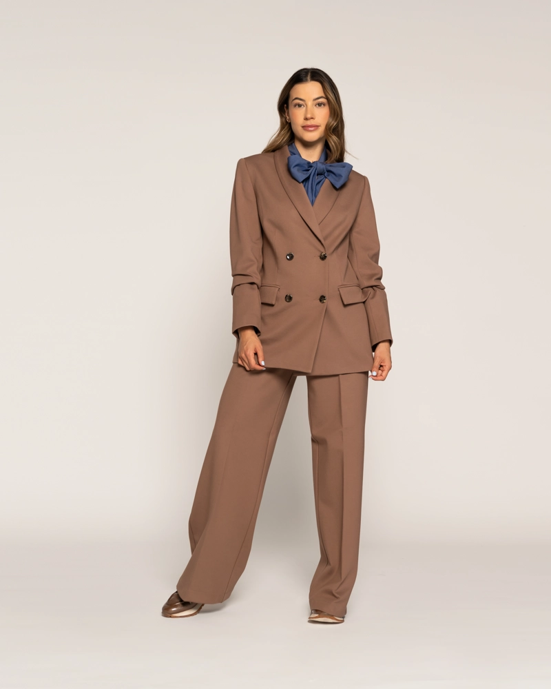 BLAZER MIRIAM MOKA CUELLO SOLAPA CRUZADA MANGA LARGA AJUSTADA PUÑO AJUSTADO MUJER - 2