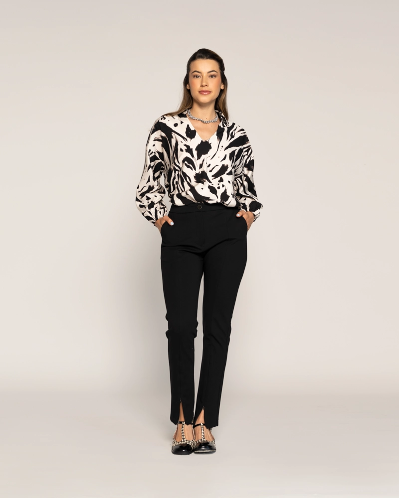 BLUSA ADRIANA NEGRO CUELLO EN V TIPO CAMISA MANGA LARGA GLOBO SIN PUÑO MUJER - 1