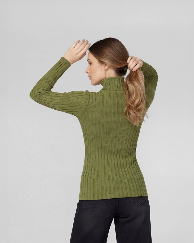 SWEATER MUJER JOSEFA SLIM FIT CUELLO ALTO REDONDO MANGA AJUSTADA MILITAR LINEATRE - 3