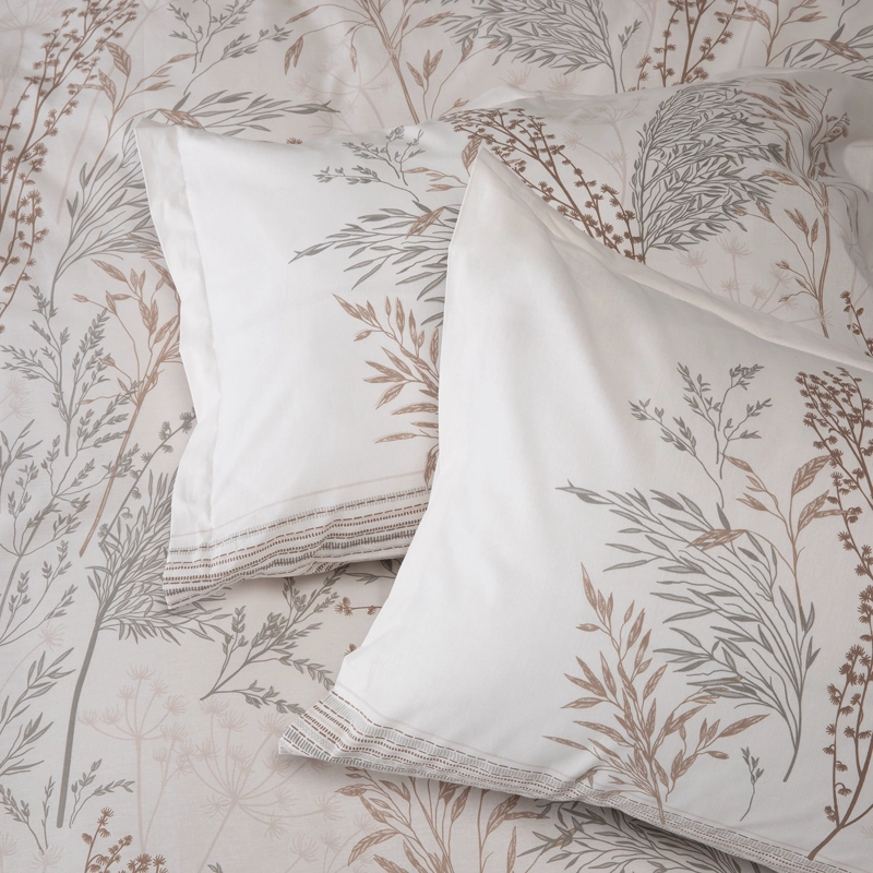 SET CUBREPLUMON + SABANA BAJERA + 4 FUNDAS ALMOHADA BETINA SUPER KING - 8