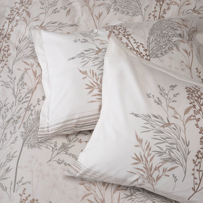 SET CUBREPLUMON + SABANA BAJERA + 4 FUNDAS ALMOHADA BETINA KING - 8