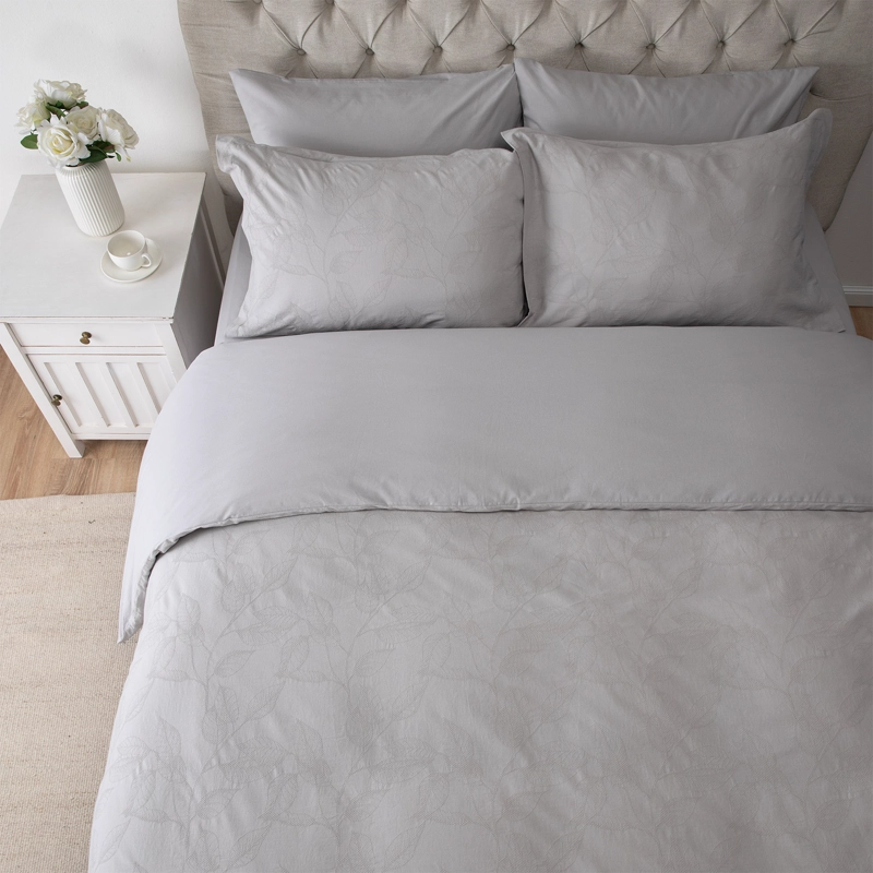 SET CUBREPLUMON + SABANA BAJERA + 4 FUNDAS ALMOHADA MARLET GRIS SUPER KING - 6