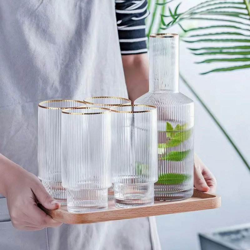 JUEGO DE JARRA DE VIDRIO Y 4 VASOS ESTILO EUROPEO DORADO - 1