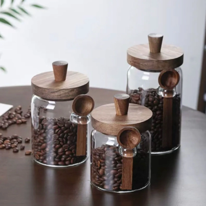 SET DE 3 FRASCOS DE VIDRIO CON TAPA DE MADERA Y CUCHARA - 3