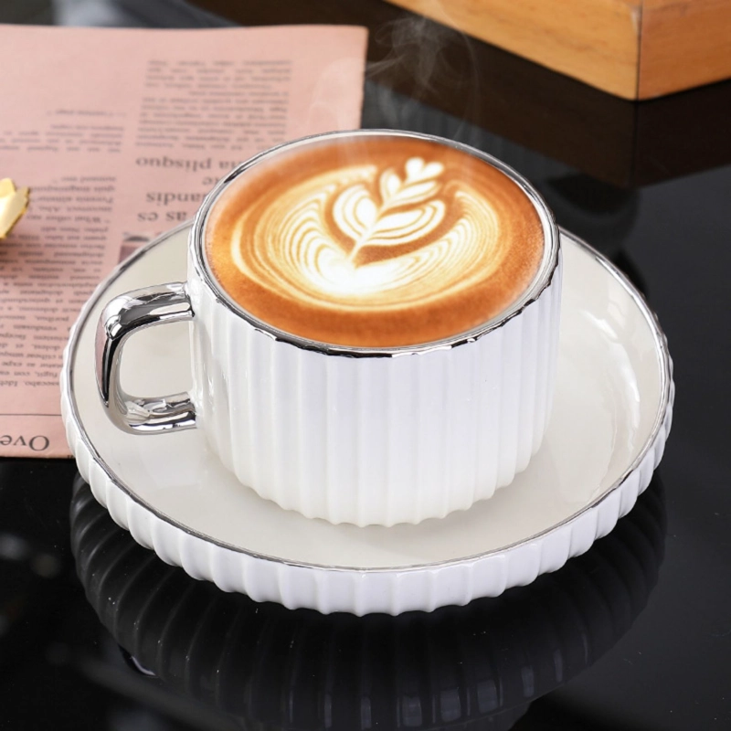 SET DE TAZAS Y PLATOS BLANCOS PARA TE  O CAFE  CON SOPORTE PLATEADO - 2