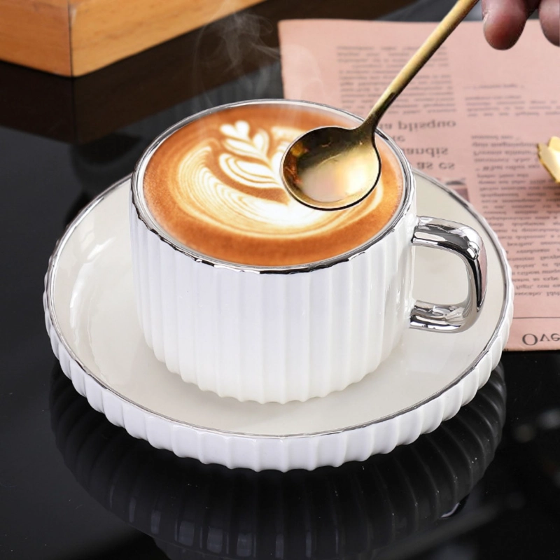 SET DE TAZAS Y PLATOS BLANCOS PARA TE  O CAFE  CON SOPORTE PLATEADO - 9