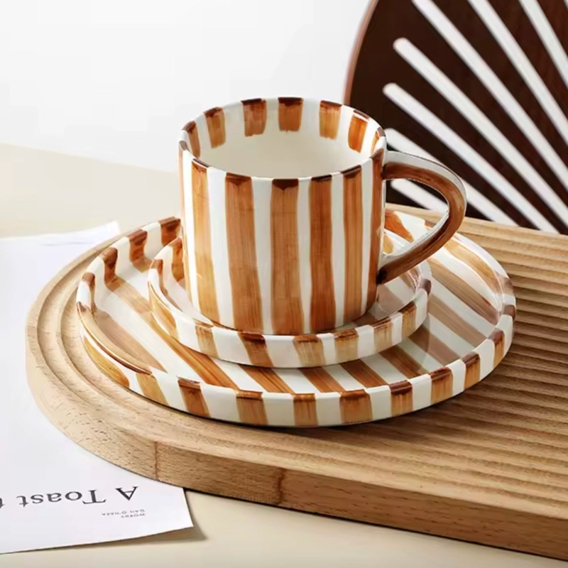 JUEGO DE VAJILLA DE PLATOS Y TAZAS A RAYAS ESTILO VINTAGE NARANJO - 1