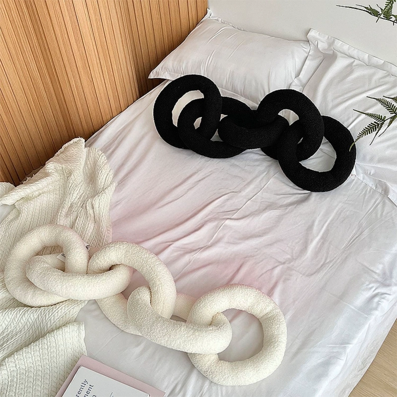 COJIN DECORATIVO DE TELA CON DISEÑO DE CADENA NEGRO - 5