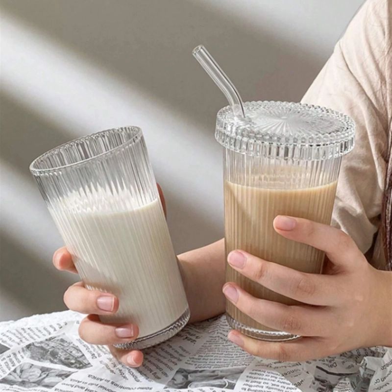 SET DE 2 VASOS DE VIDRIO CON TAPA Y BOMBILLA TUMBLER 380 ML BLANCO - 6