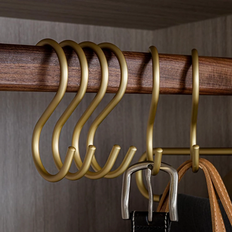 SET DE 10 GANCHOS EN FORMA DE S DE ALUMINIO DORADO 110X55 MM - 1