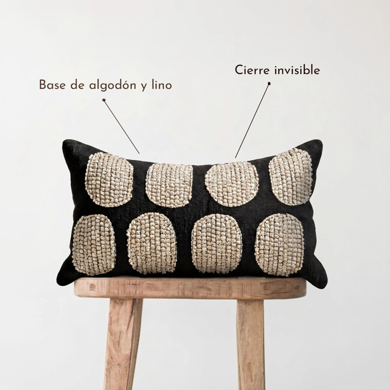 COJIN RECTANGULAR DE LINO DOTS - 4