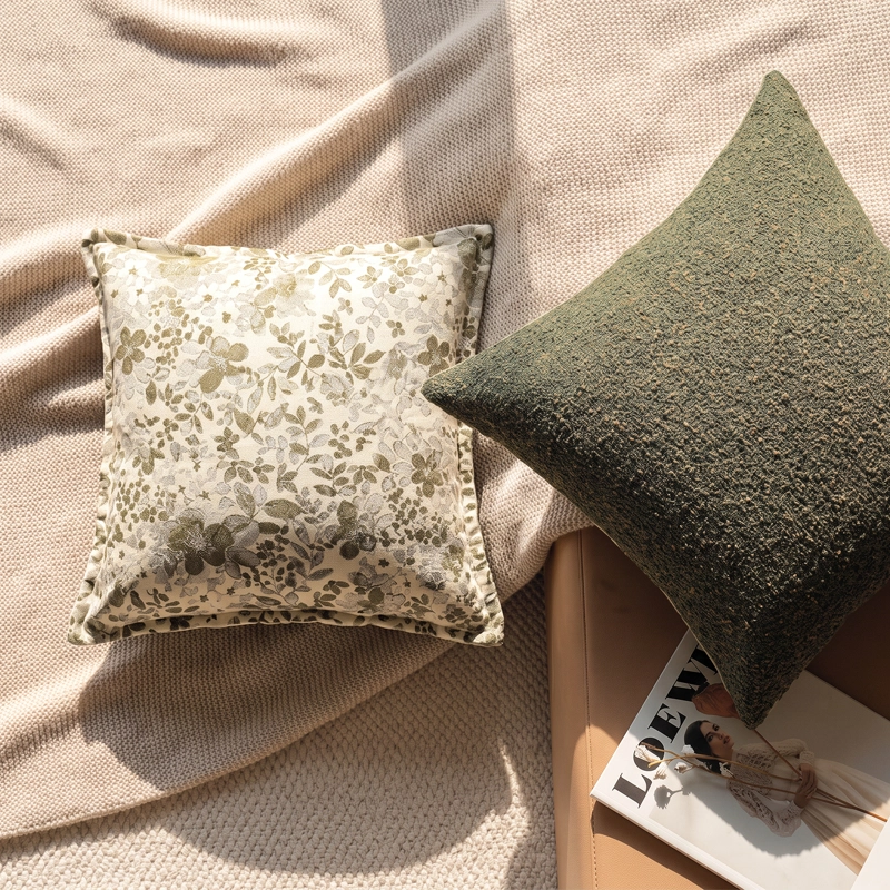 COJIN DECORATIVO EN TELA BOUCLE  COLOR VERDE OLIVA PARA DORMITORIO Y SALON - 8