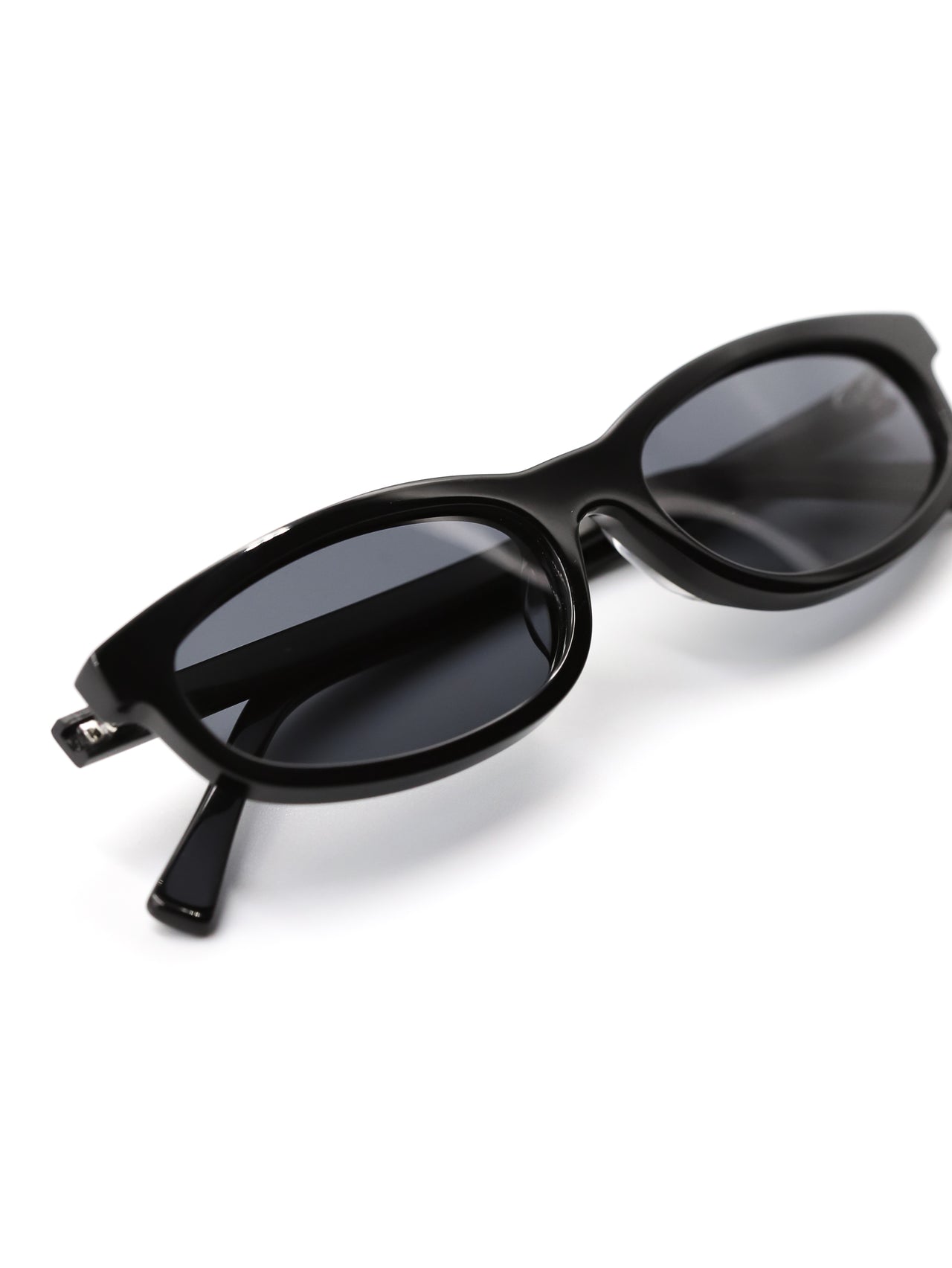 LENTES DE SOL VICTORIA BLACK - UNTOLD - 4