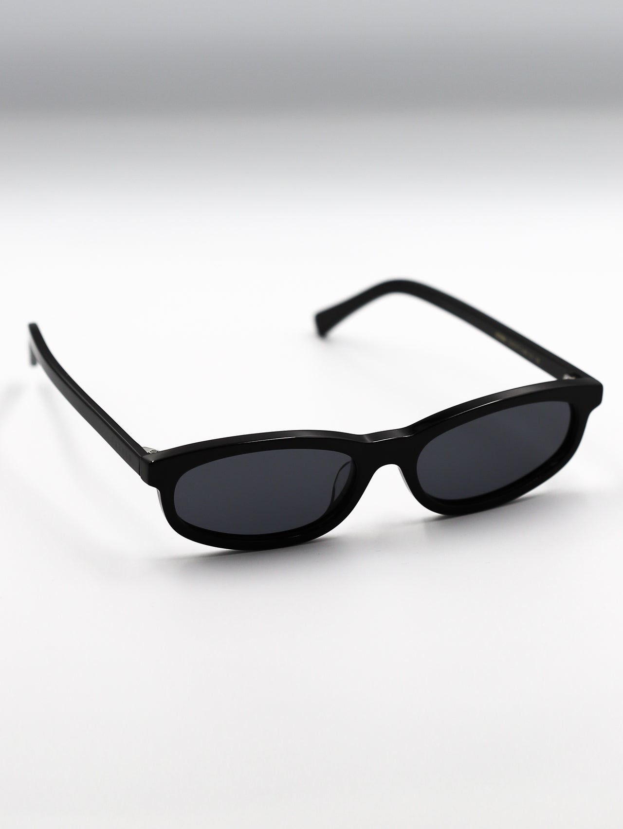 LENTES DE SOL VICTORIA BLACK - UNTOLD - 6