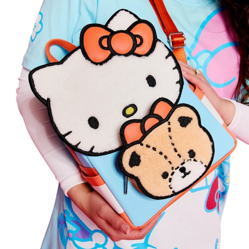 MOCHILA LOUNGEFLY MUJER HELLO KITTY TINY CHUM SHERPA - 2