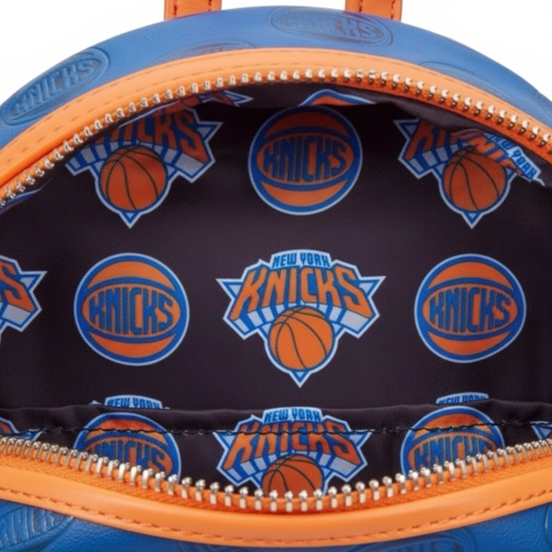 MOCHILA LOUNGEFLY HOMBRE NBA NEW YORK KNICKS LOGO - 4