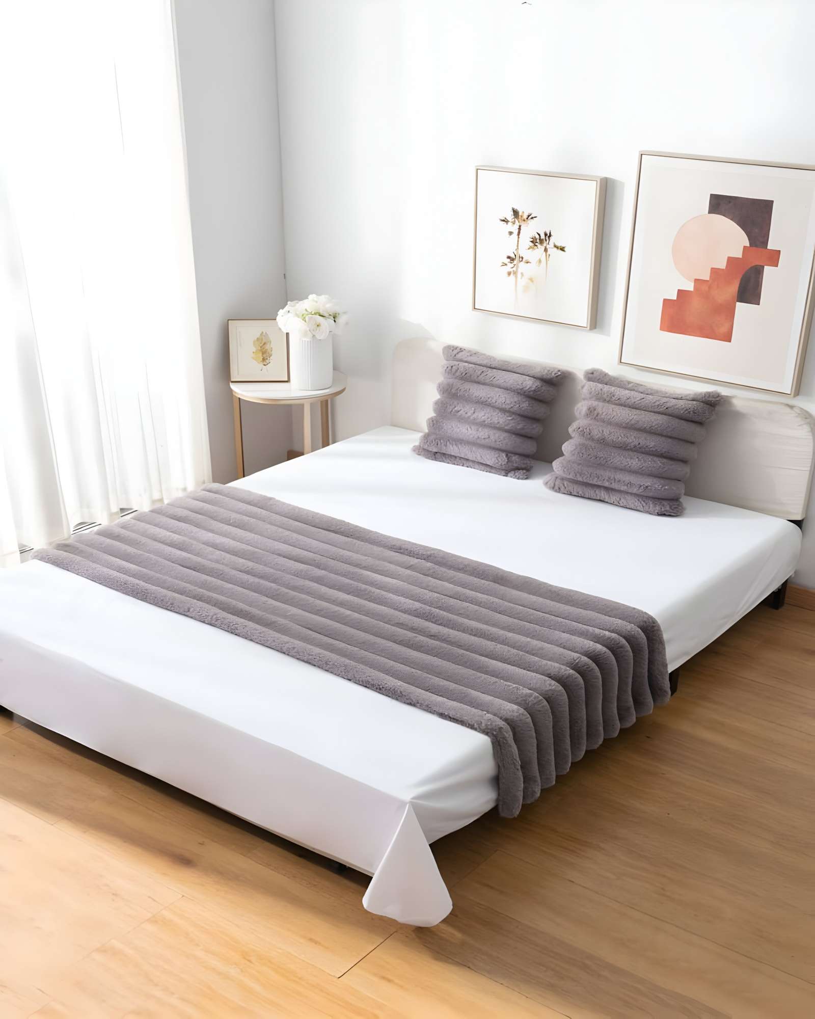 JUEGO DE PIECERA CON DOS FUNDAS DE COJIN MODELO LINEAL KING GRIS - 3