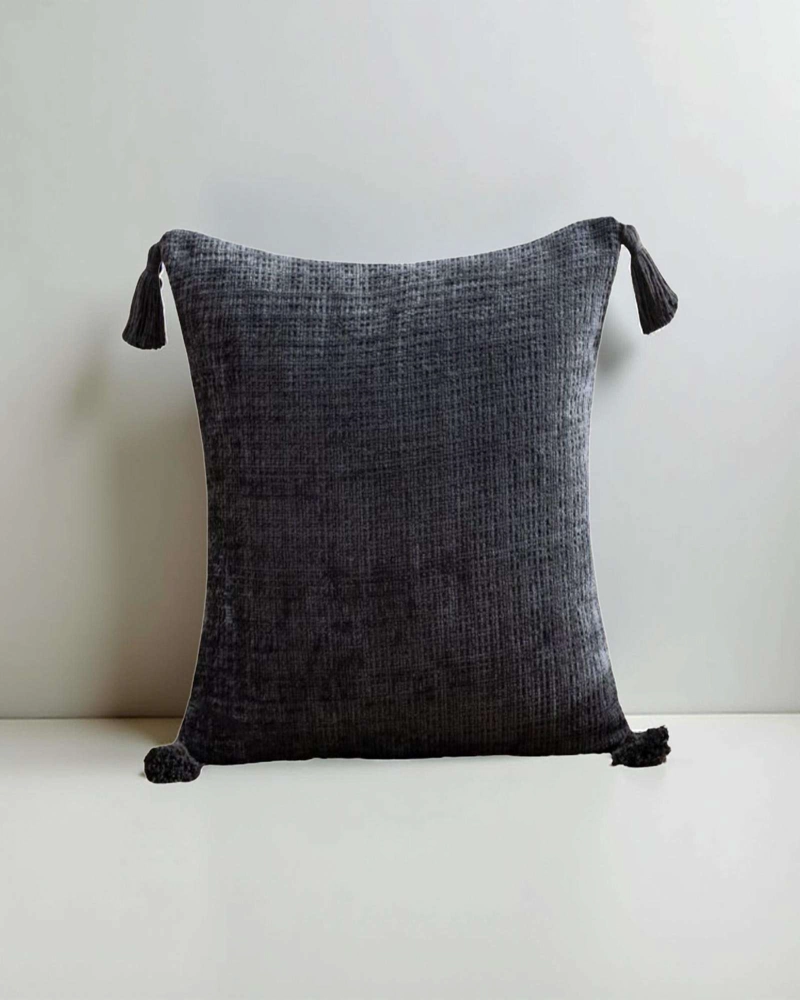 FUNDAS DE COJIN CUADRADAS  CHENILLE CON BORLAS PACK DE 2 PIEZAS - 2
