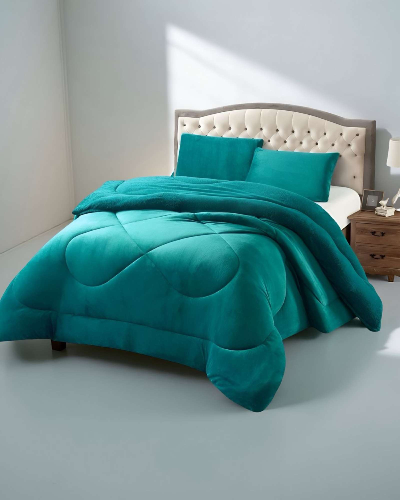 CUBRECAMA DE INVIERNO CON CHIPORRO DISEÑO LISO KING - 4