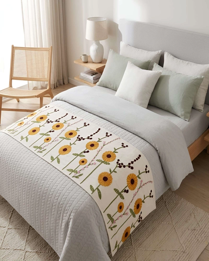 PIECERA PARA CAMA CON BORDADO DECORATIVO B3 - 3