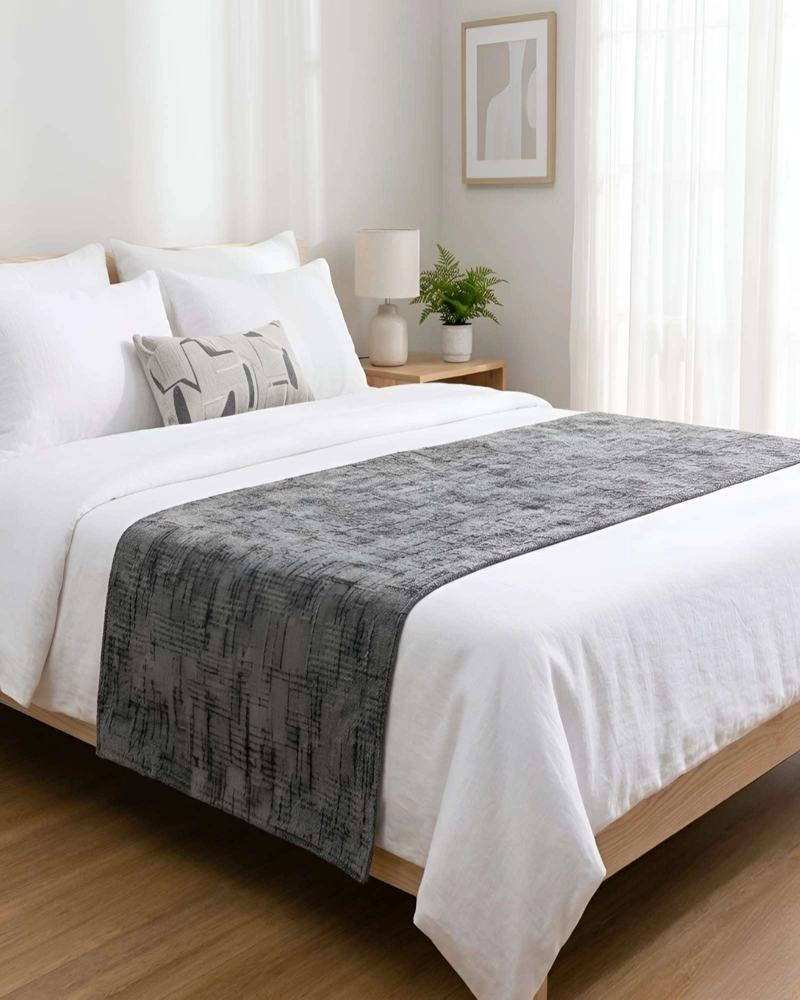 PIECERA CAMA CHENILLE CRUZADA DECORATIVA - 4
