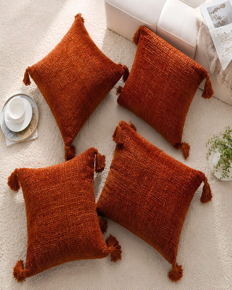 PACK 2 FUNDAS DE COJIN TEXTURA CHENILLE CON POMPONES - 5