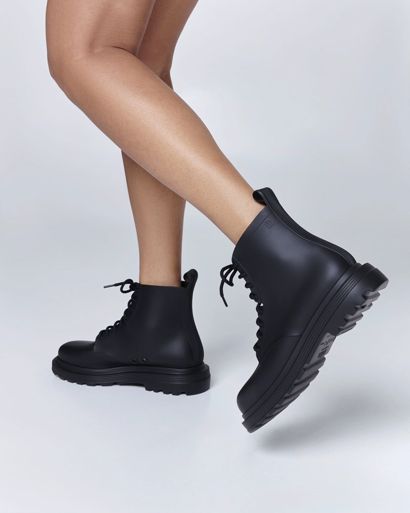 BOTIN MELISSA COTURNO SOFT NEGRO - 2