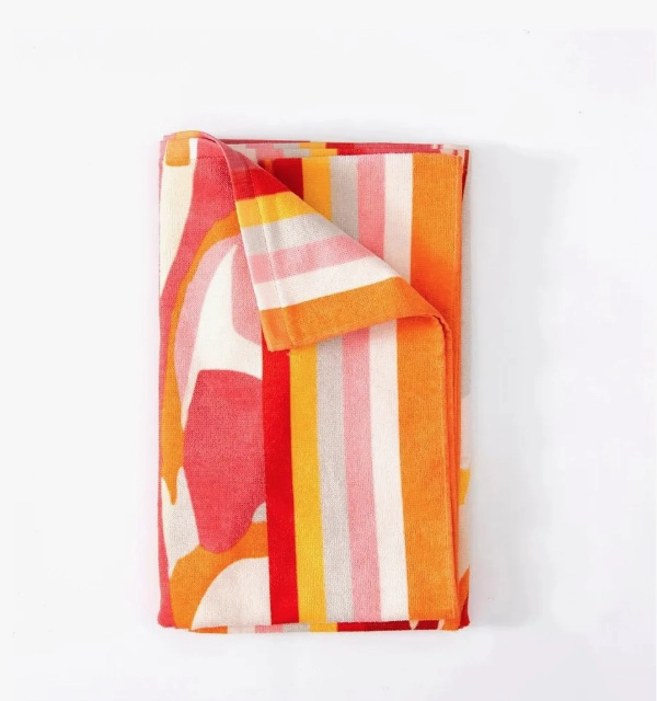 TOALLA DE ALGODON CON ESTAMPADO Y BOLSA - 3