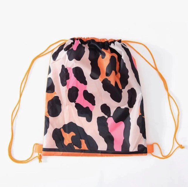 TOALLA DE ALGODON CON ESTAMPADO Y BOLSA - 4
