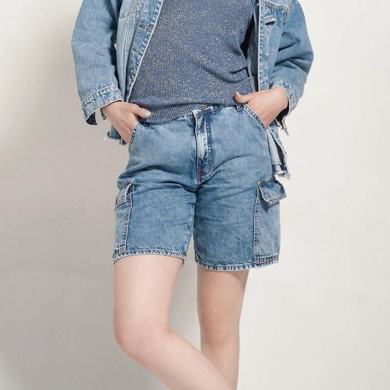 SHORT CARGO AZUL BOLSILLOS MOMCHIC AZUL - 1