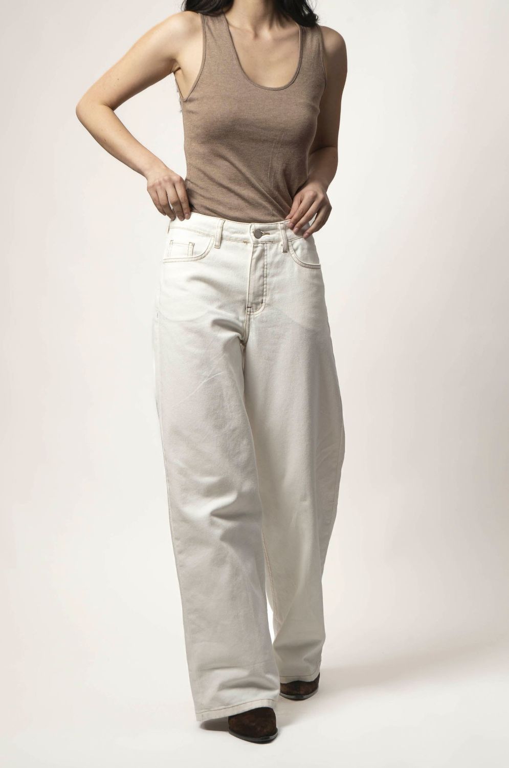 JEANS DE CALCE ANCHOS CON TIRO ALTO - 1