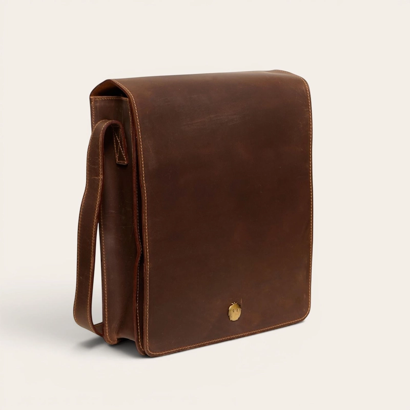 BANDOLERA BOLSO DE CUERO UNISEX LAUTARO OLKI - CAFE  OSCURO - 1