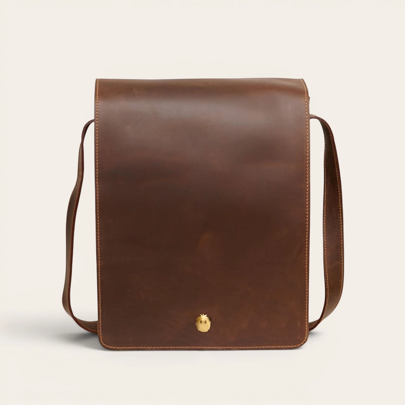 BANDOLERA BOLSO DE CUERO UNISEX LAUTARO OLKI - CAFE  OSCURO - 4