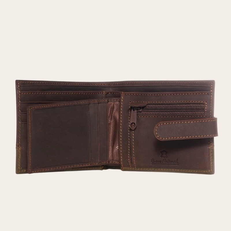 BILLETERA DE CUERO GENUINO CON PASADOR OLKI DALCAHUE - CAFE  OSCURO - 5
