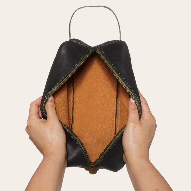 NECESER ESTUCHE DE CUERO UNISEX LOA OLKI - NEGRO CON VERDE - 5