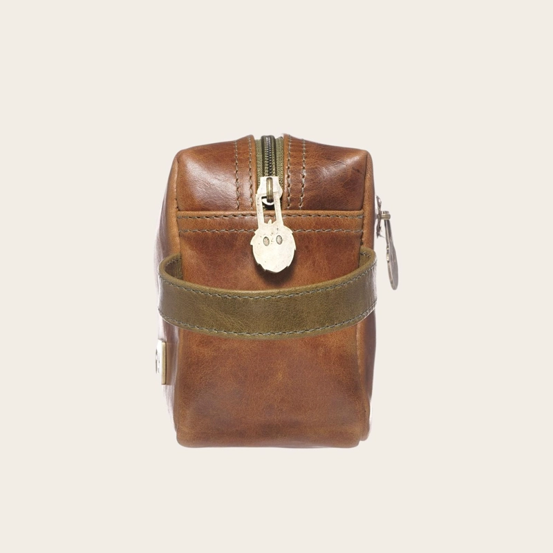 NECESER ESTUCHE DE CUERO GENUINO ELQUI OLKI - CARAMEL CON VERDE - 3