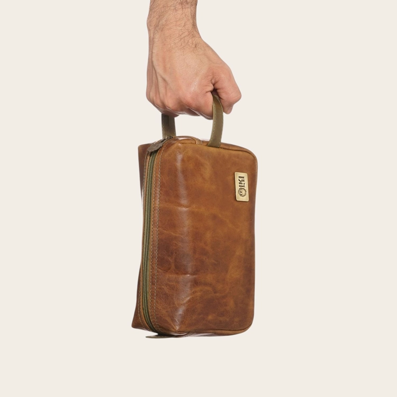 NECESER ESTUCHE DE CUERO GENUINO ELQUI OLKI - CARAMEL CON VERDE - 6
