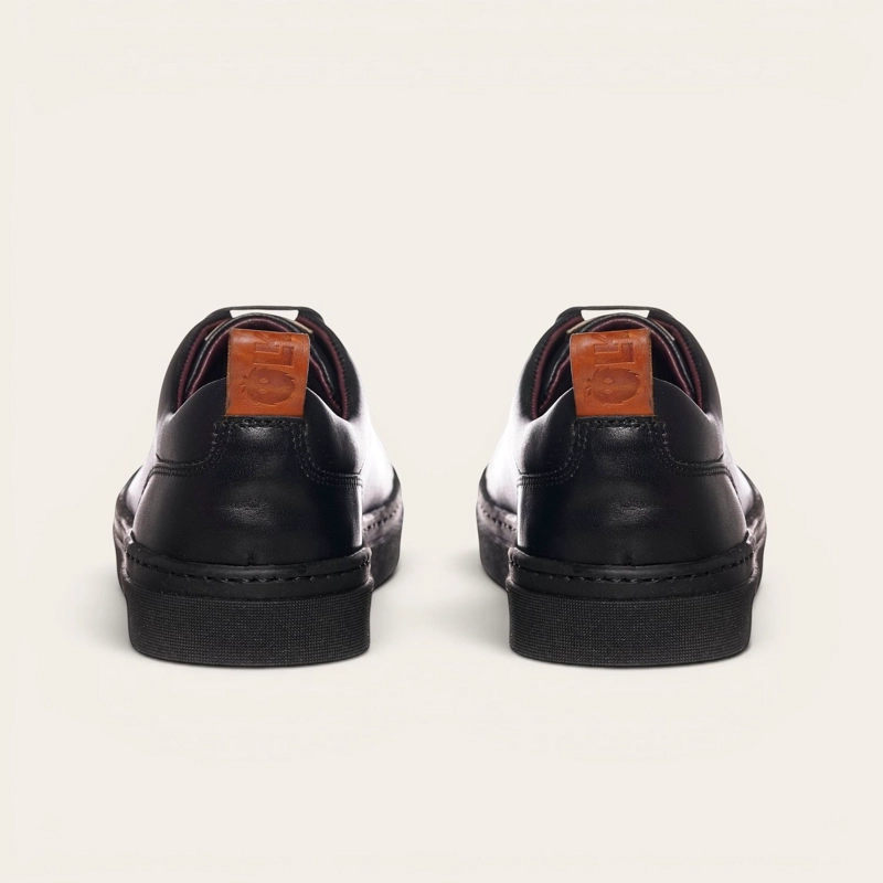 ZAPATILLA CLASICAS DE CUERO CALAN OLKI - NEGRO/CRISTAL - 6