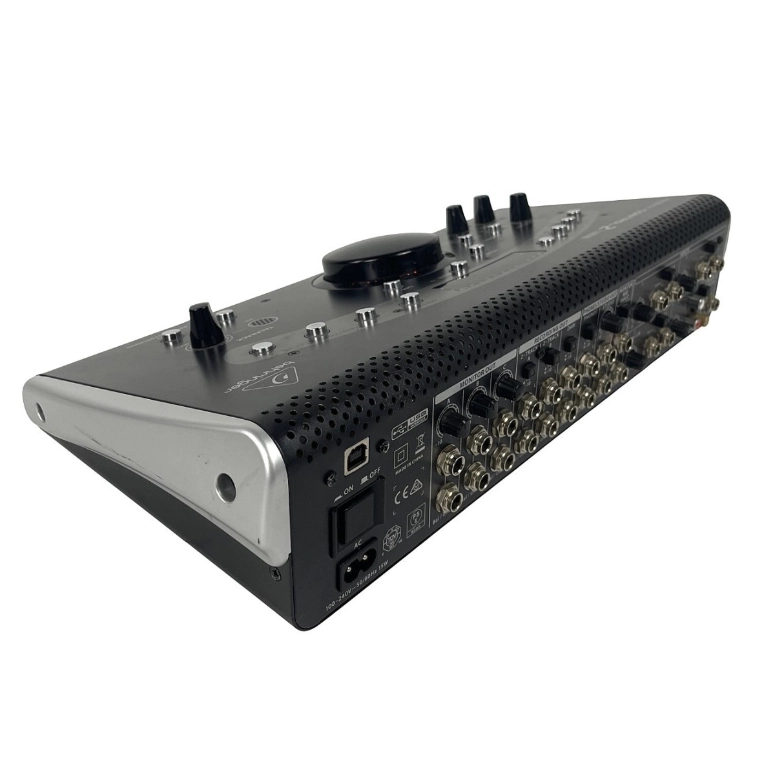 CONTROLADOR DE MONITORES BEHRINGER CONTROL 2 USB - 3