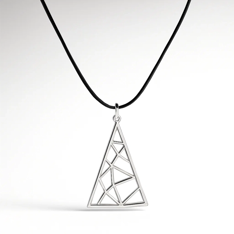 COLLAR DE TRIANGULO DEL PODER EN PLATA CON CORDON NEGRO - 2