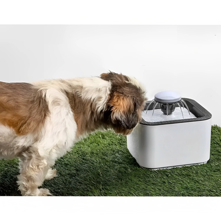 FUENTE DE AGUA BEBEDERO PARA GATOS Y PERROS DE 2.5 LITROS - 1