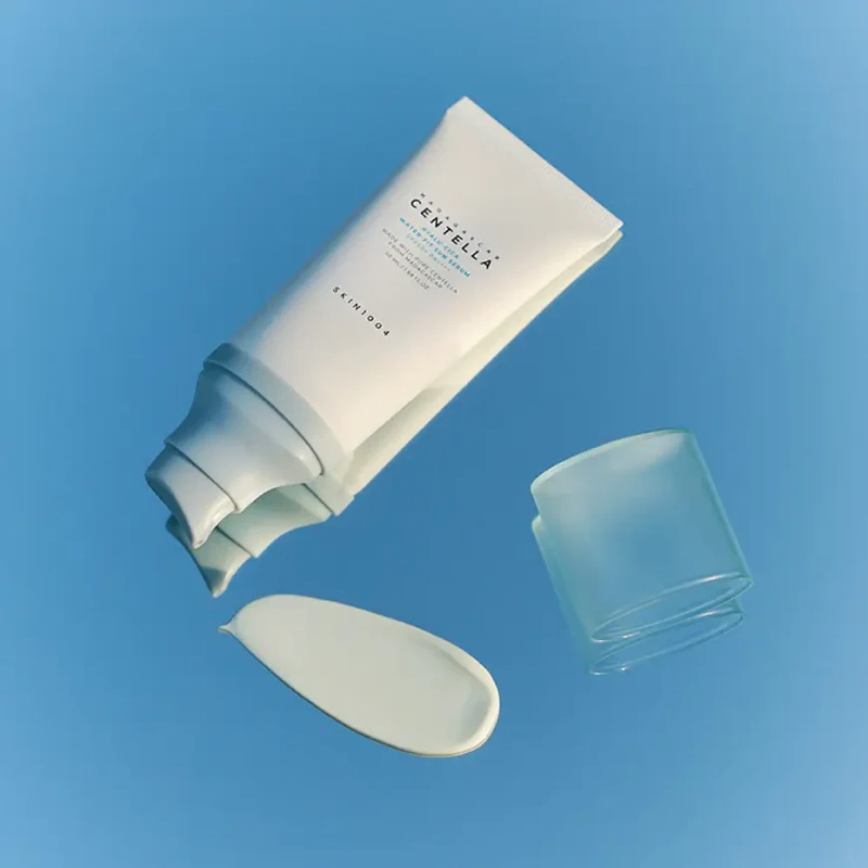 PROTECTOR SOLAR FACIAL SKIN1004 MADAGASCAR HYALU-CICA WATER-FIT SUN SERUM SPF50+ PA++++ 50 ML - 2