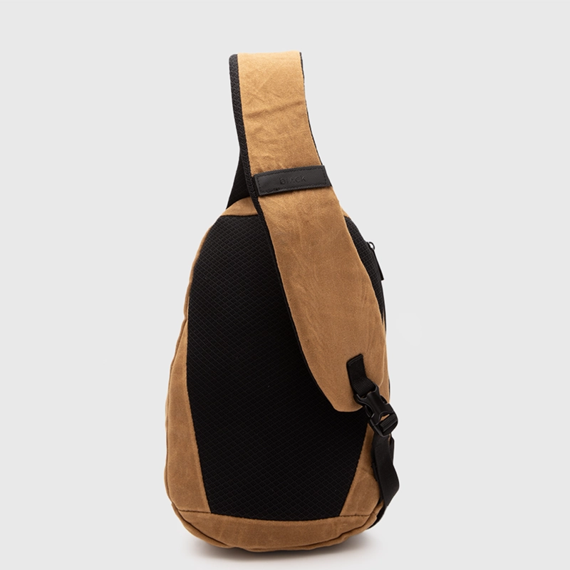 MOCHILA SLING BAG SOHO MUSTARD BLACK BUBBA - 3