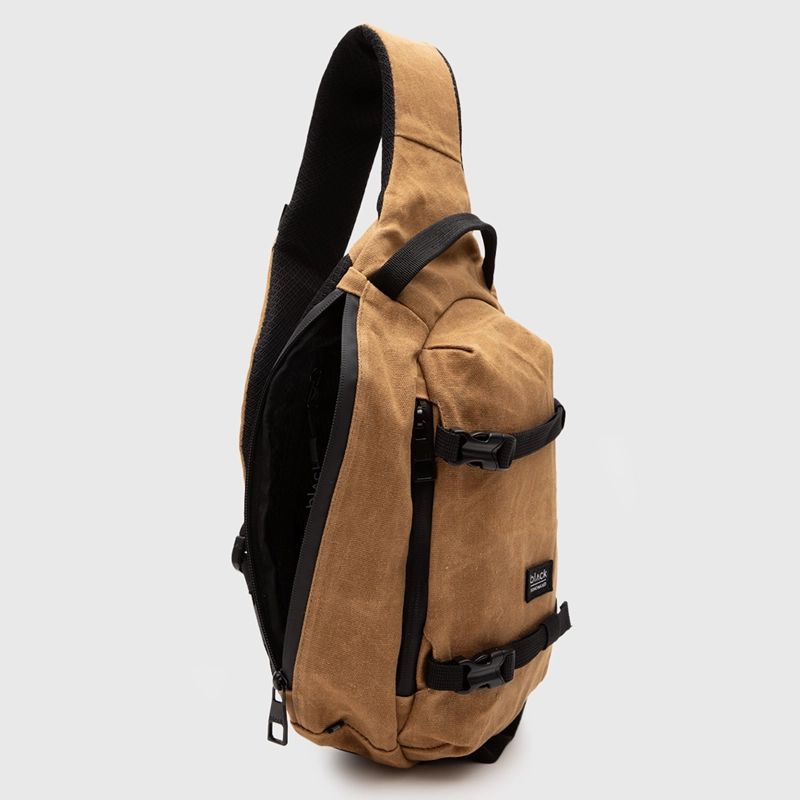 MOCHILA SLING BAG SOHO MUSTARD BLACK BUBBA - 4