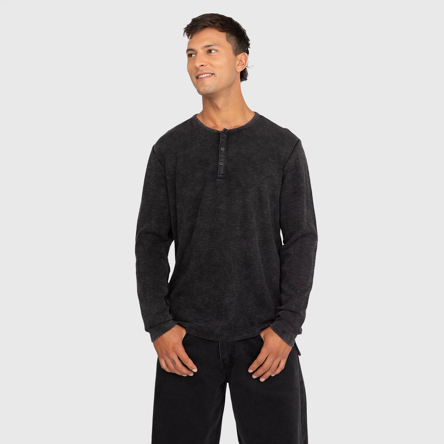 POLERA HENLEY WAFFLE MANGA LARGA NEGRA BLACK BUBBA - 1