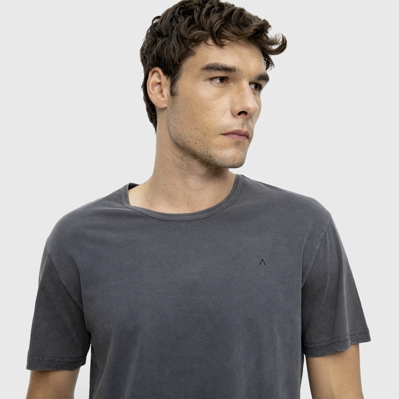 POLERA GARMENT DYE GRIS BLACK BUBBA - 2
