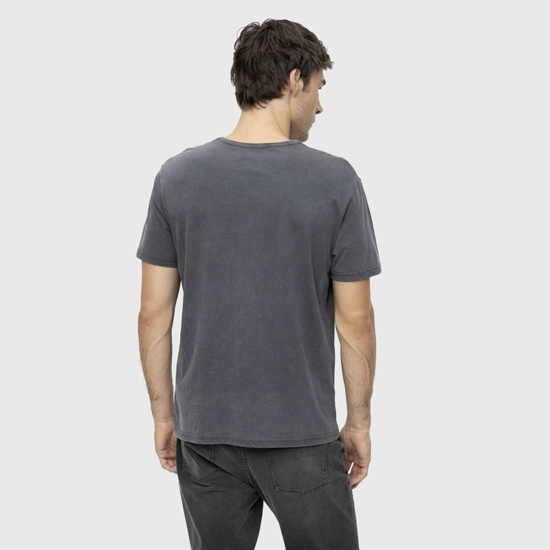 POLERA GARMENT DYE GRIS BLACK BUBBA - 3