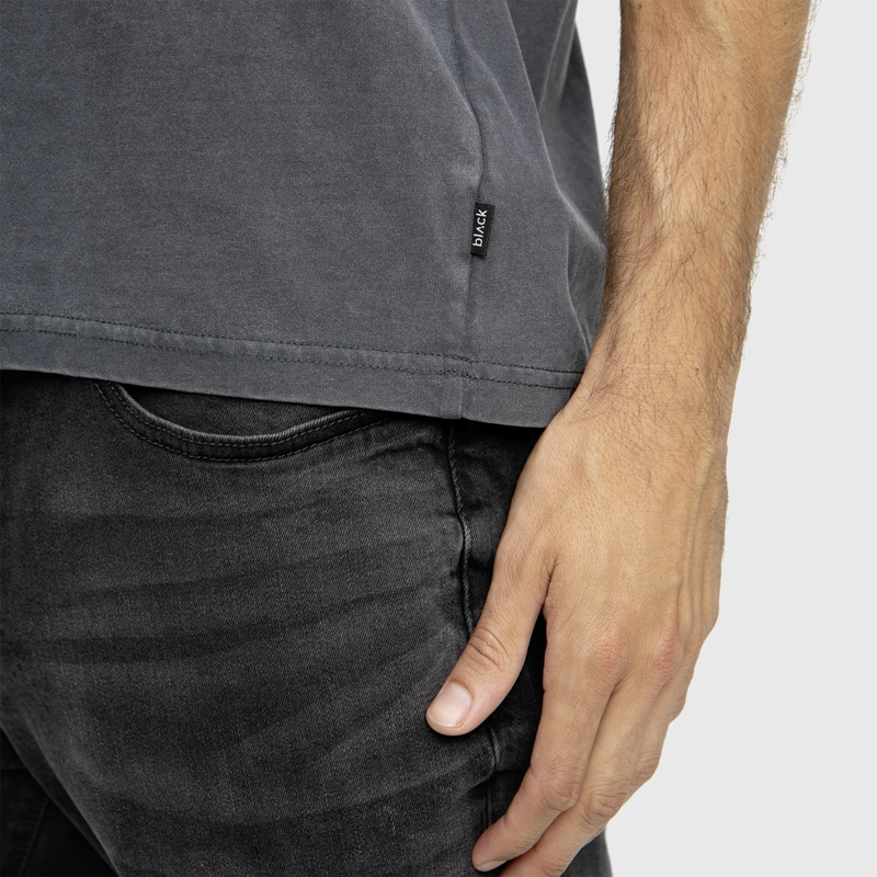POLERA GARMENT DYE GRIS BLACK BUBBA - 4