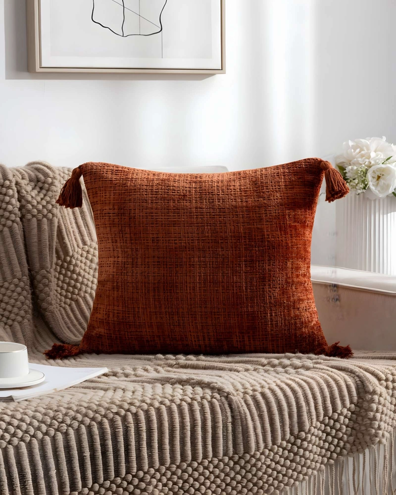 JUEGO DE 4 FUNDAS DE COJIN CHENILLE CON BORLAS 45X45 NARANJA - 3